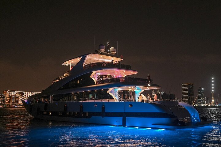 Luxury yacht wedding Dubai