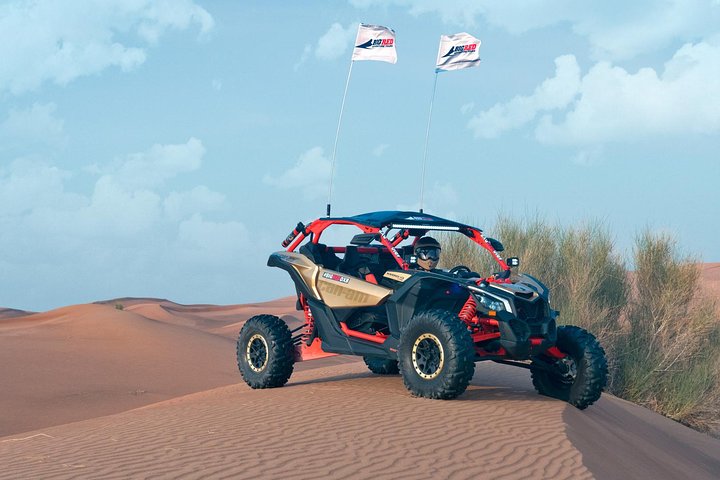 Off-road Can-Am Maverick tour
